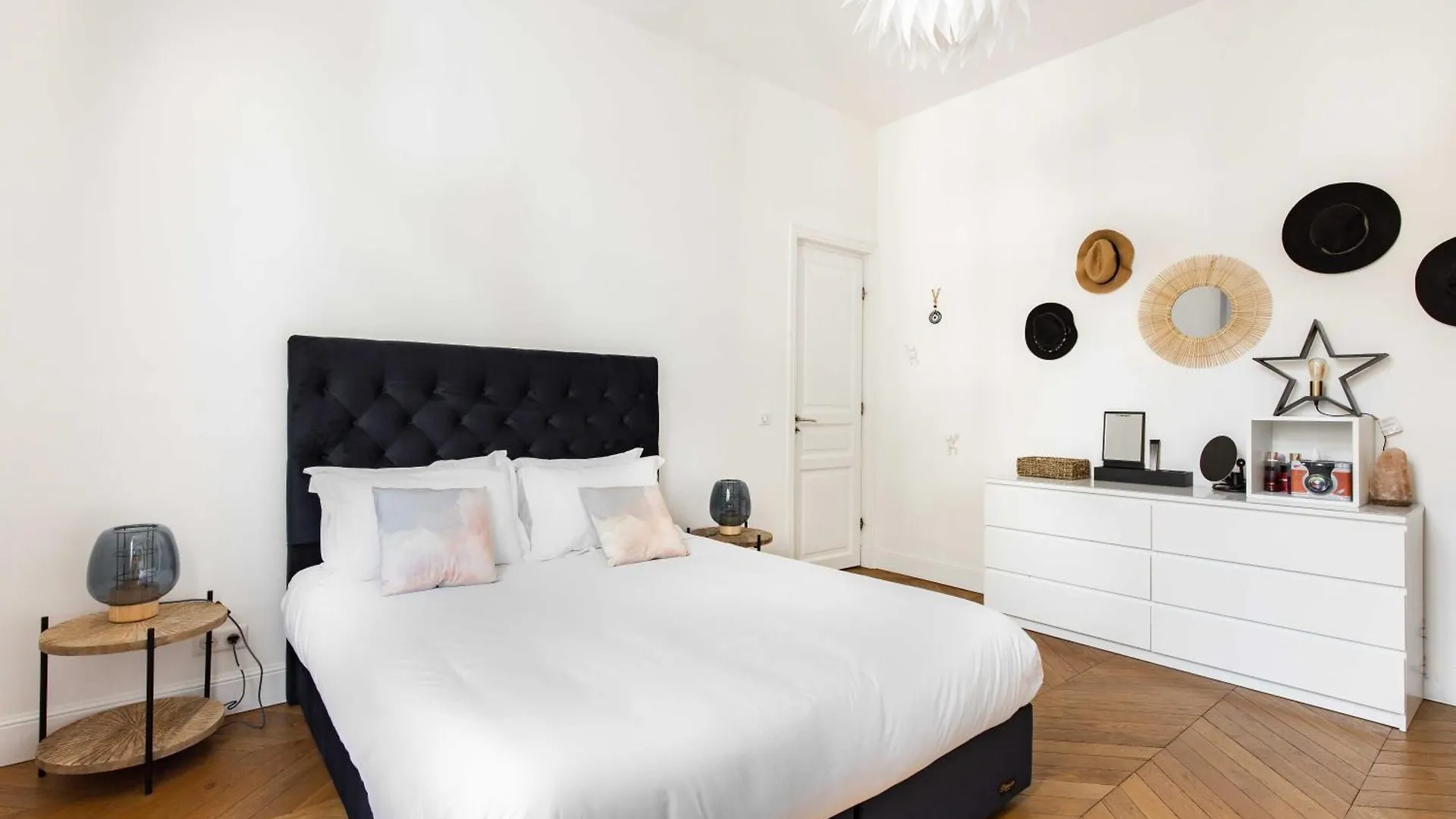 Luxury - 5br-10p - Trocadero Apartment *